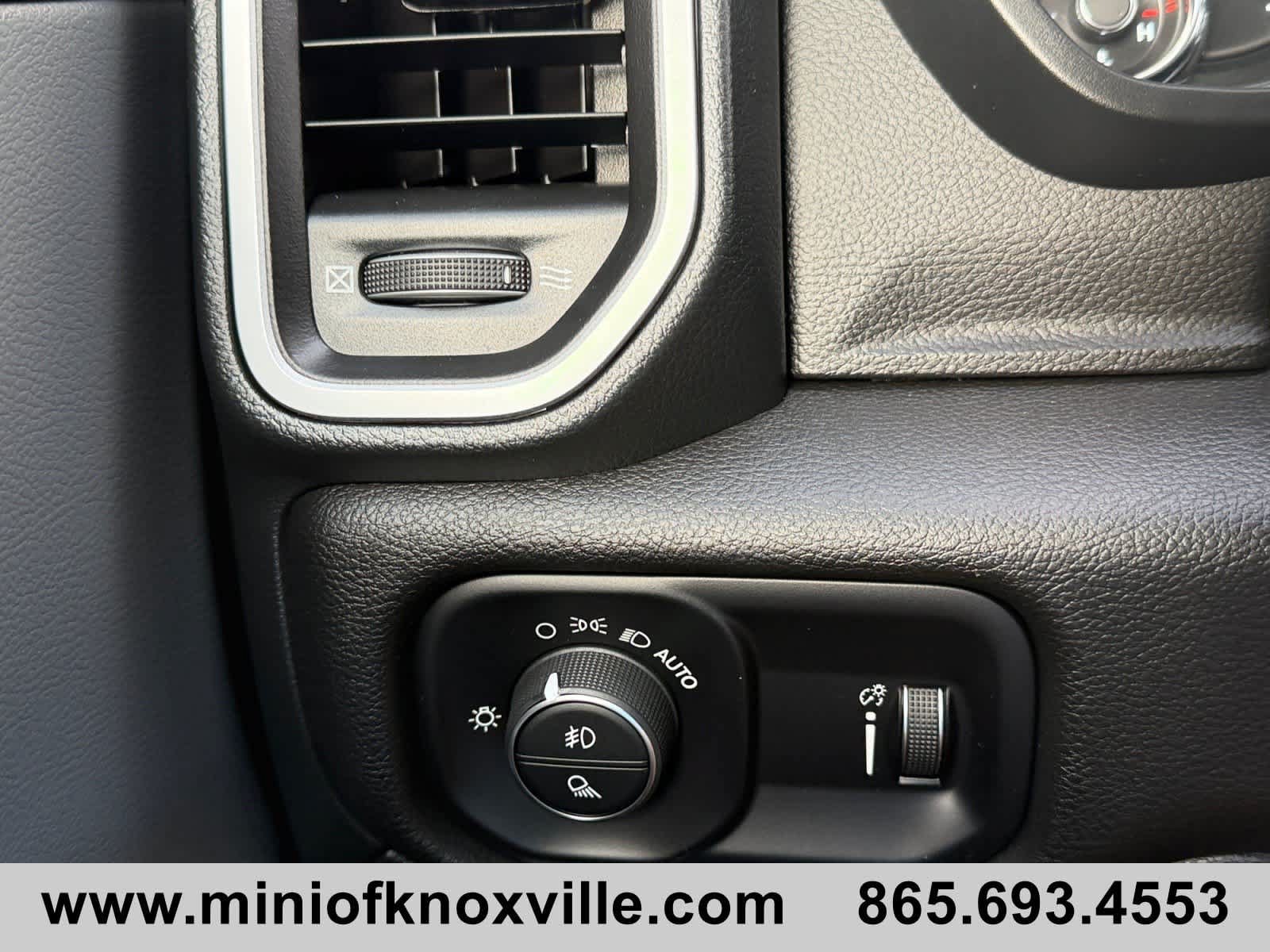 Used 2023 RAM 1500 Big Horn AWD/4WD image 26