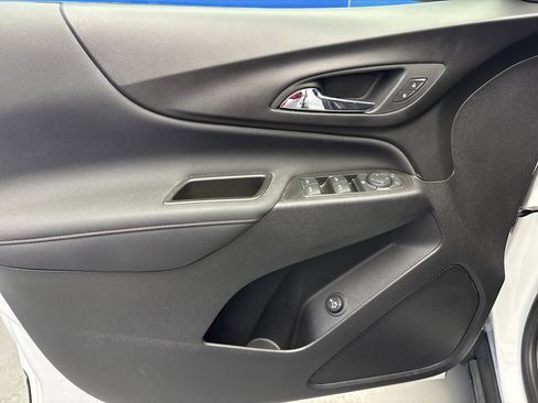 Used 2023 Chevrolet Equinox RS w/ LPO, Floor Liner Package image 10