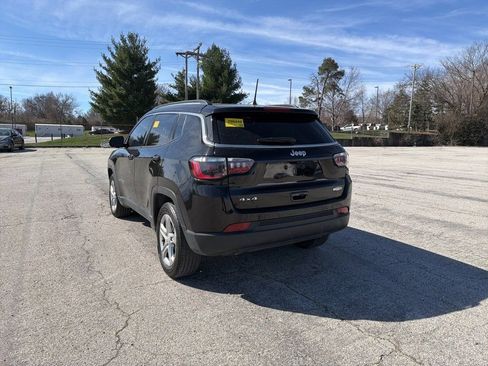 Used 2024 Jeep Compass Latitude image 12