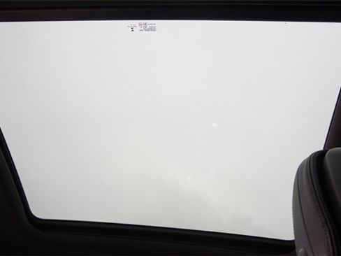 Used 2023 Porsche Macan image 18