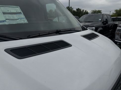 New 2026 Ford Transit 250 148 Medium Roof w/ Load Area Protection Package RWD image 18