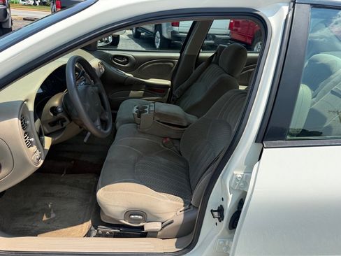 Used 2003 Pontiac Bonneville SE FWD image 9