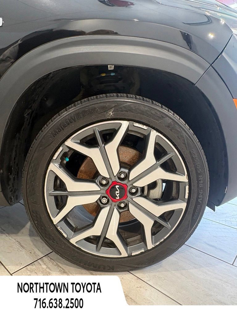 Used 2023 Kia Seltos SX w/ SX Sunroof Package AWD/4WD image 11