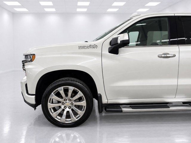 Used 2020 Chevrolet Silverado 1500 High Country w/ Technology Package AWD/4WD image 7