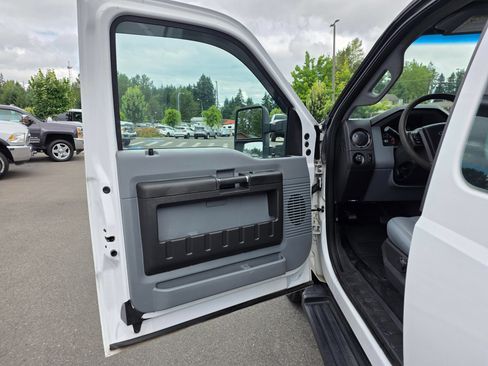 Used 2013 Ford F250 XL w/ PWR Equipment Group AWD/4WD image 19