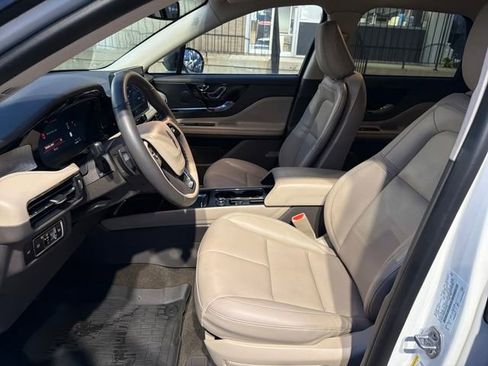 Certified 2023 Lincoln Corsair AWD image 12