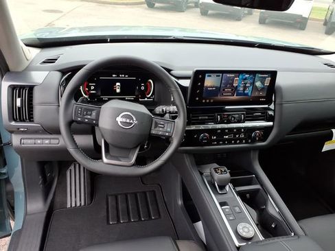 New 2026 Nissan Pathfinder SL AWD/4WD image 9