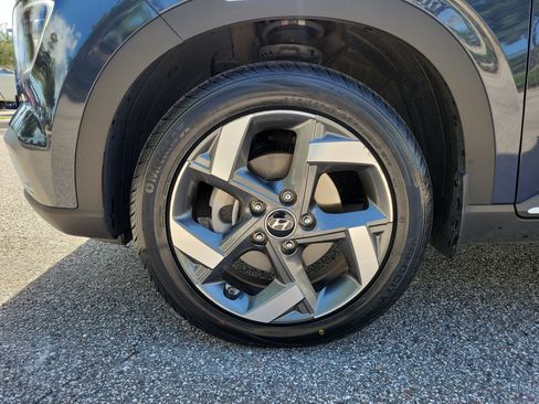 Used 2020 Hyundai Venue FWD image 9