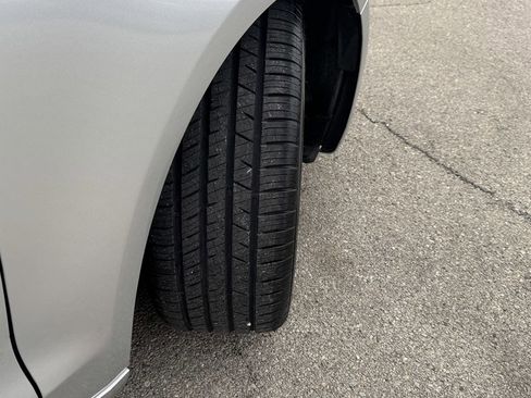 Used 2018 Ford Fusion SE w/ Fusion SE Technology Package image 12