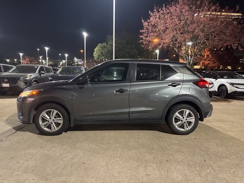 Certified 2021 Nissan Kicks S image 5