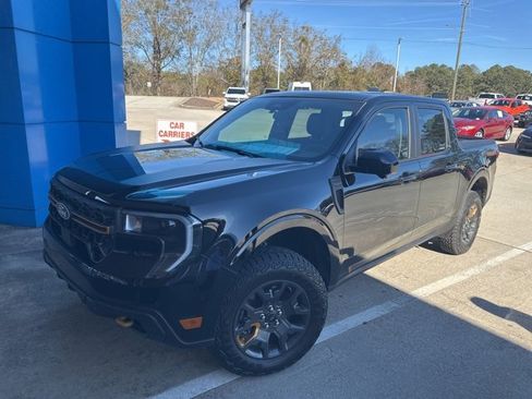 Used 2025 Ford Maverick Tremor image 2