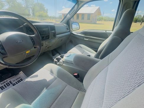 Used 2003 Ford Excursion XLT image 15