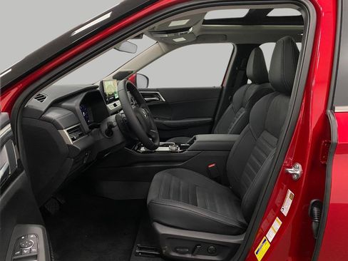 New 2025 Mitsubishi Outlander SE image 31