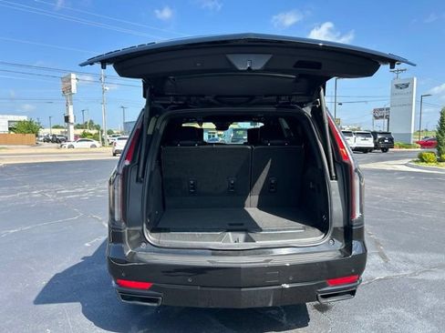Certified 2024 Cadillac Escalade Sport Platinum w/ LPO, ONYX Package AWD/4WD image 9