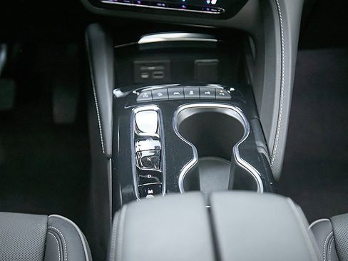 Used 2023 Buick Envision Avenir image 33