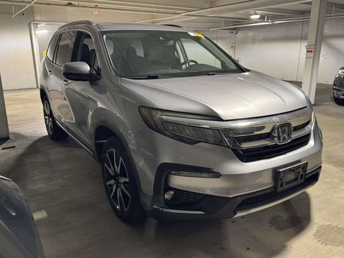 Used 2019 Honda Pilot Touring image 1