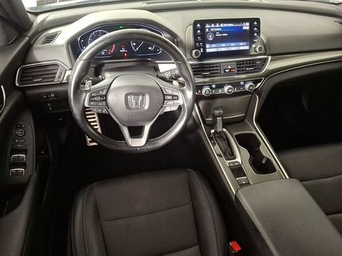 Used 2019 Honda Accord Sport image 2