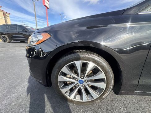 Used 2020 Ford Fusion SE image 10