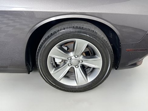 Used 2022 Dodge Challenger SXT RWD image 30