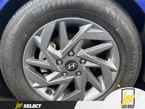 Used 2024 Hyundai Elantra SEL FWD image 27
