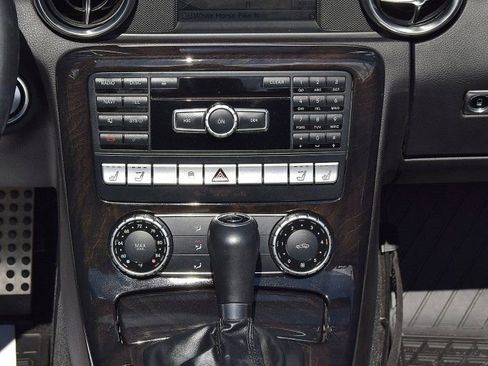 Used 2015 Mercedes-Benz SLK 250 w/ Premium Package image 18