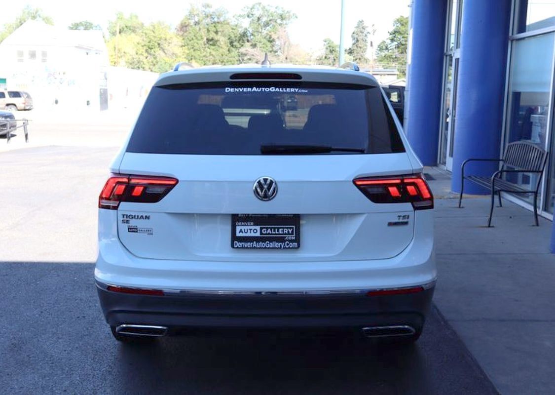Used 2018 Volkswagen Tiguan SE w/ Panoramic Sunroof Package AWD/4WD image 4