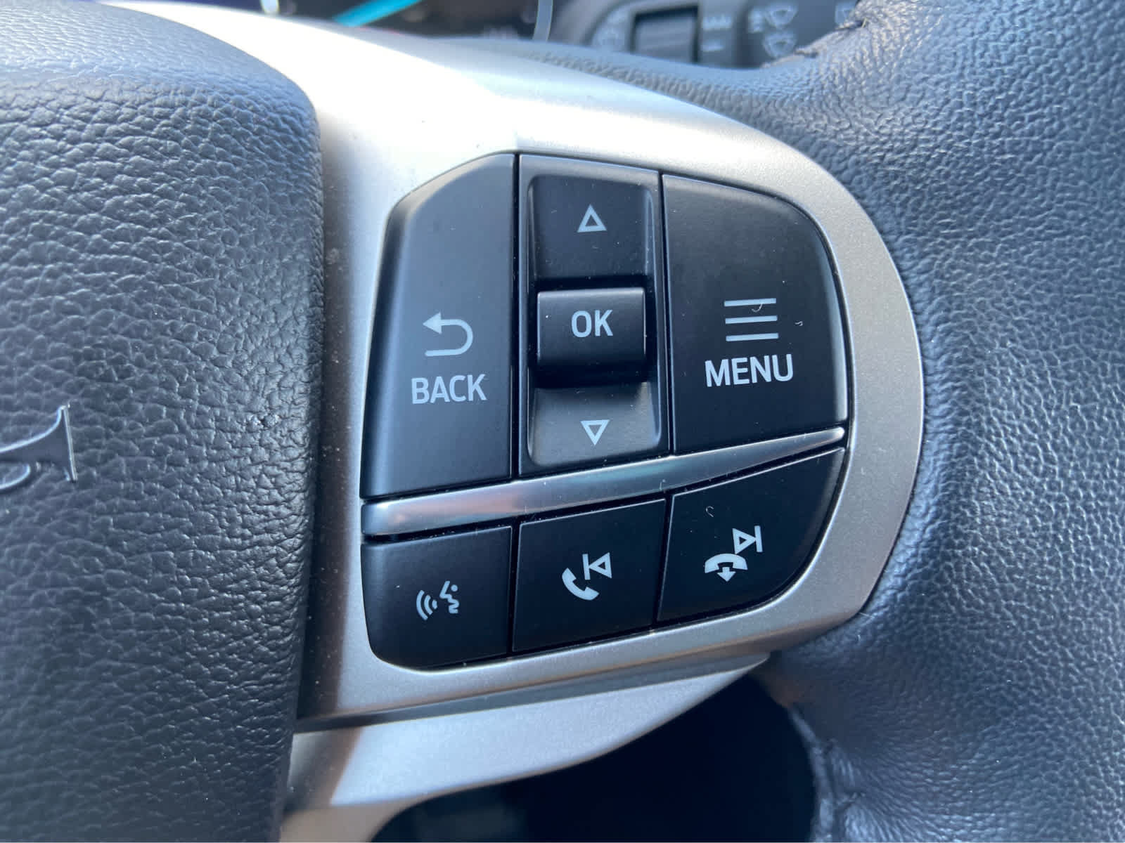 Used 2023 Ford Explorer XLT w/ Equipment Group 202A AWD/4WD image 20