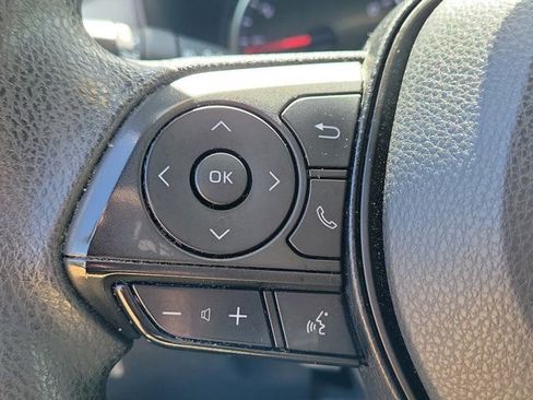 Used 2021 Toyota RAV4 XLE image 21