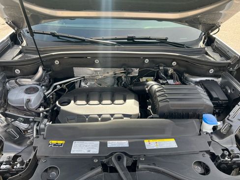 Used 2025 Volkswagen Atlas SE image 21