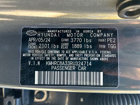 Used 2024 Hyundai Venue SEL image 30