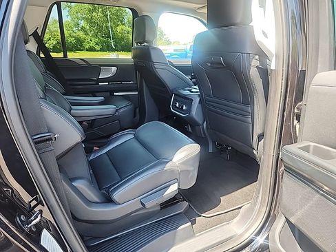 Used 2025 Ford Expedition Max Platinum AWD/4WD image 34