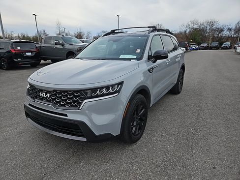 Used 2022 Kia Sorento S w/ Panoramic Sunroof Package image 3