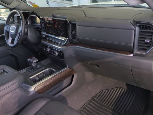 Used 2022 GMC Sierra 1500 Elevation w/ X31 Off-Road Package AWD/4WD image 17