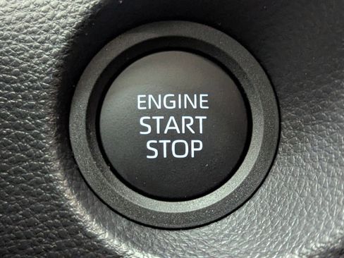 Used 2026 Toyota Corolla Cross XLE image 28