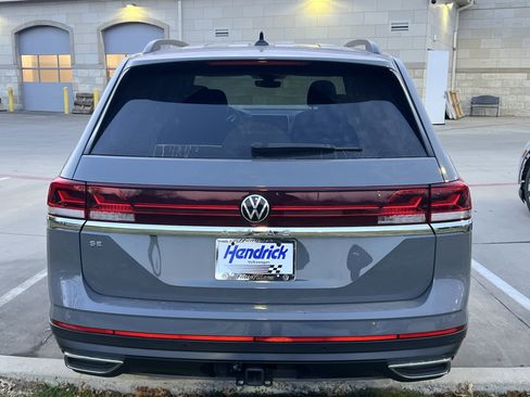 Certified 2025 Volkswagen Atlas SE w/ Panoramic Sunroof Package image 9