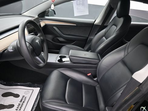 Used 2021 Tesla Model 3 Standard Range Plus image 23