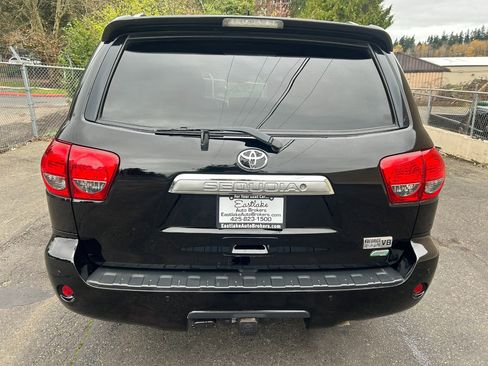 Used 2016 Toyota Sequoia Platinum image 5