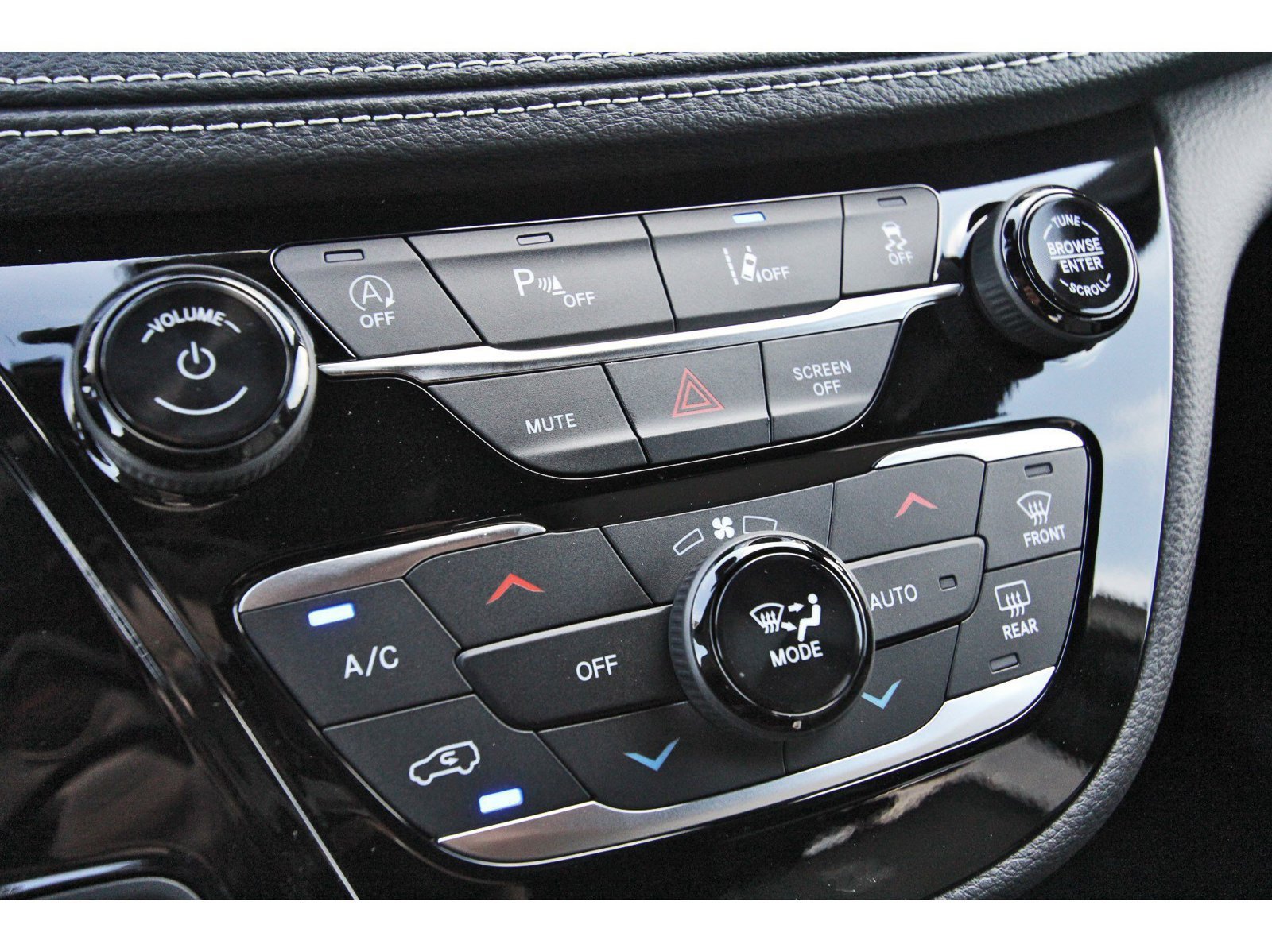 New 2026 Chrysler Pacifica Select w/ S Appearance Package FWD image 19