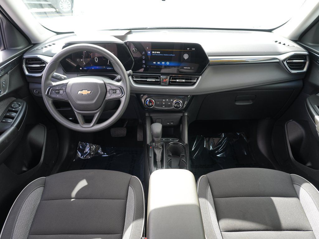 Certified 2024 Chevrolet TrailBlazer LT w/ Driver Confidence Package FWD image 26