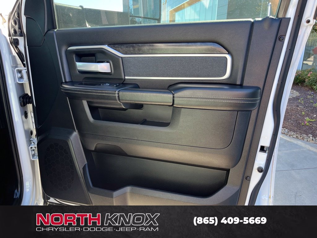 Used 2022 RAM 2500 Big Horn w/ Level C Equiment Group AWD/4WD image 32