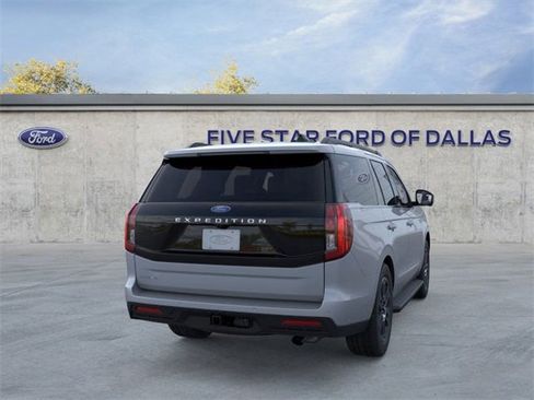 New 2025 Ford Expedition Active image 8
