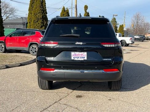 Used 2024 Jeep Grand Cherokee Limited image 4
