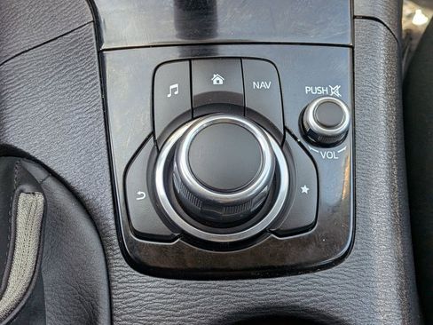 Used 2016 MAZDA MAZDA3 i Sport FWD image 25