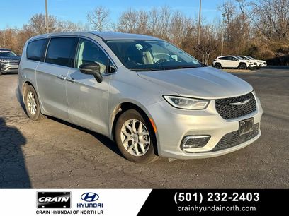 Used 2024 Chrysler Pacifica Touring-L