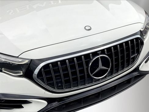 Used 2025 Mercedes-Benz E 53 AMG e 4MATIC Sedan image 32