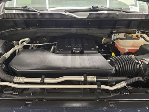 Used 2022 Chevrolet Silverado 1500 LT AWD/4WD image 36