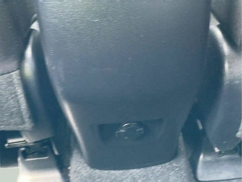Used 2017 Toyota RAV4 XLE w/ Premium Special Value Package AWD/4WD image 16