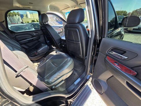 Used 2012 Cadillac Escalade 2WD image 19