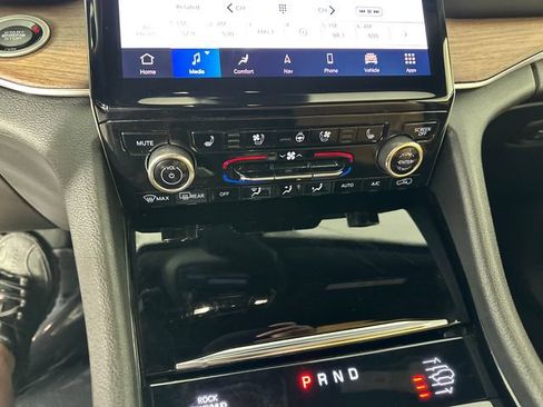Used 2023 Jeep Grand Cherokee Summit AWD/4WD image 34