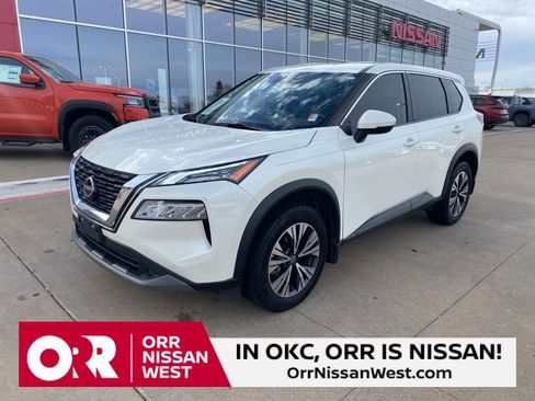 Used 2023 Nissan Rogue SV image 1